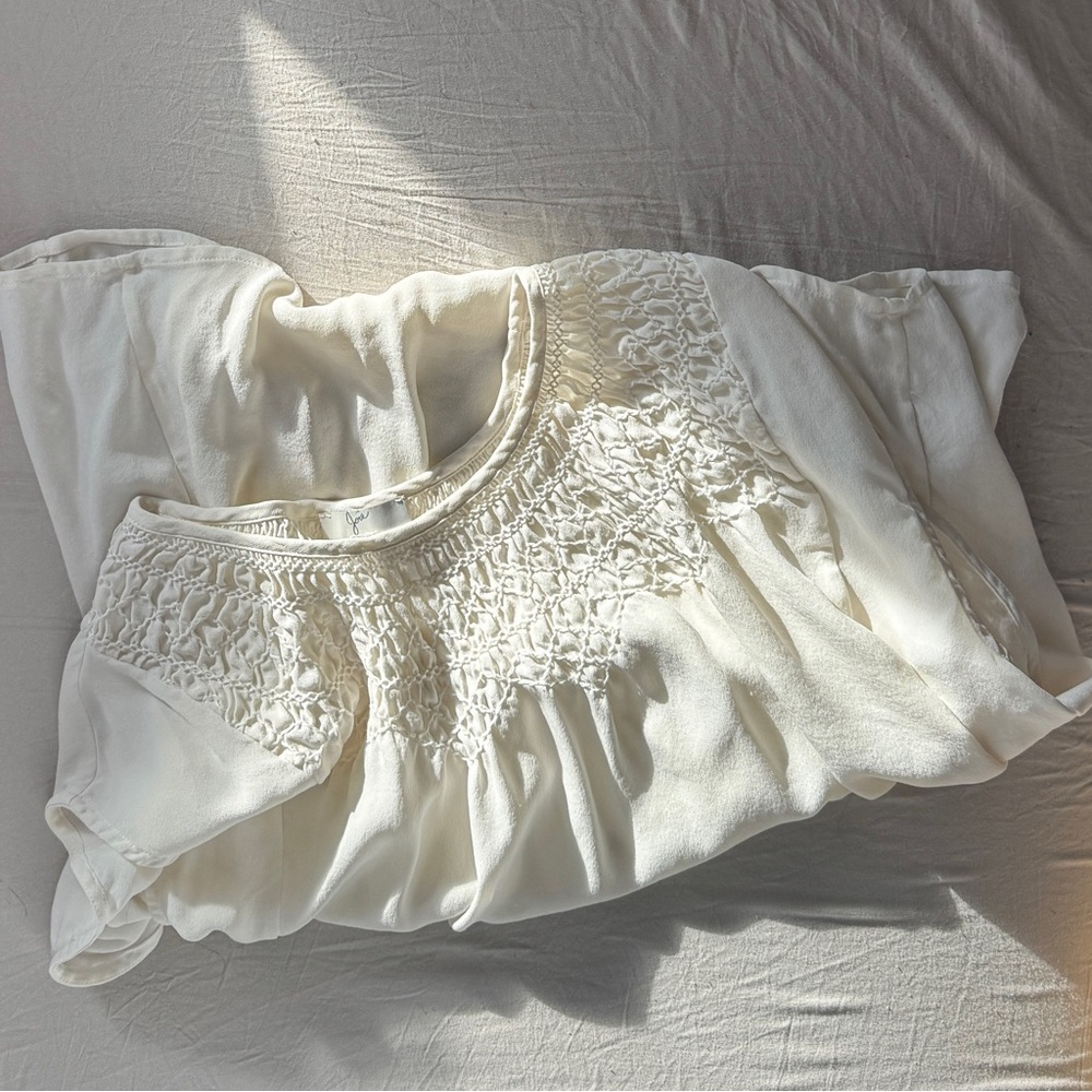 100% Silk Elegant Romantic Cream Blouse - Picture 2 of 9
